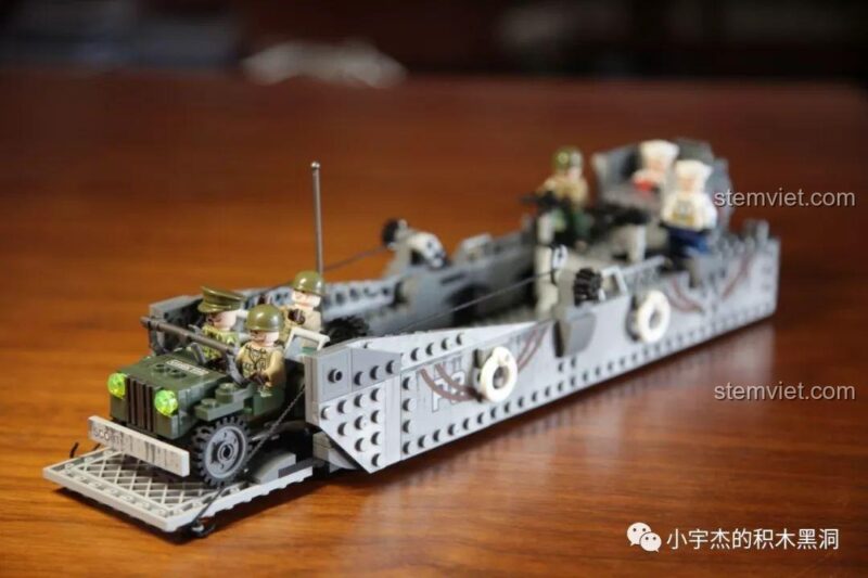 Tái hiện cảnh đổ bộ Normandy với bộ đồ chơi mô hình Tàu Đổ Bộ LCM3 SEMBO 101362.