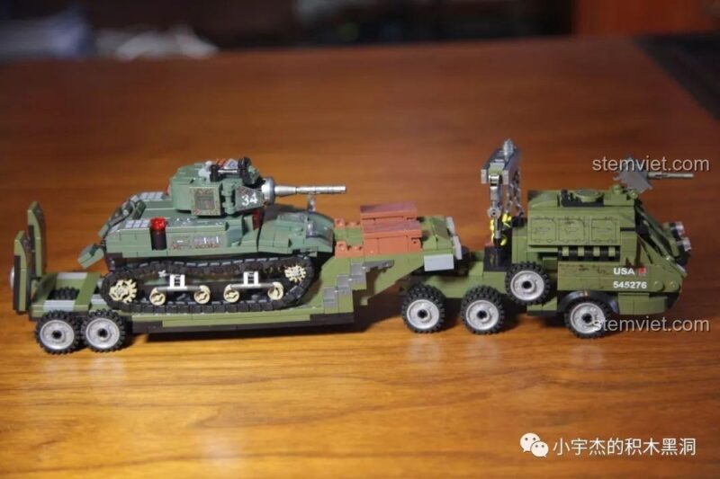Toàn cảnh bộ đôi xe quân sự Mỹ SEMBO 101391, gồm xe kéo M26 và xe tăng M5.