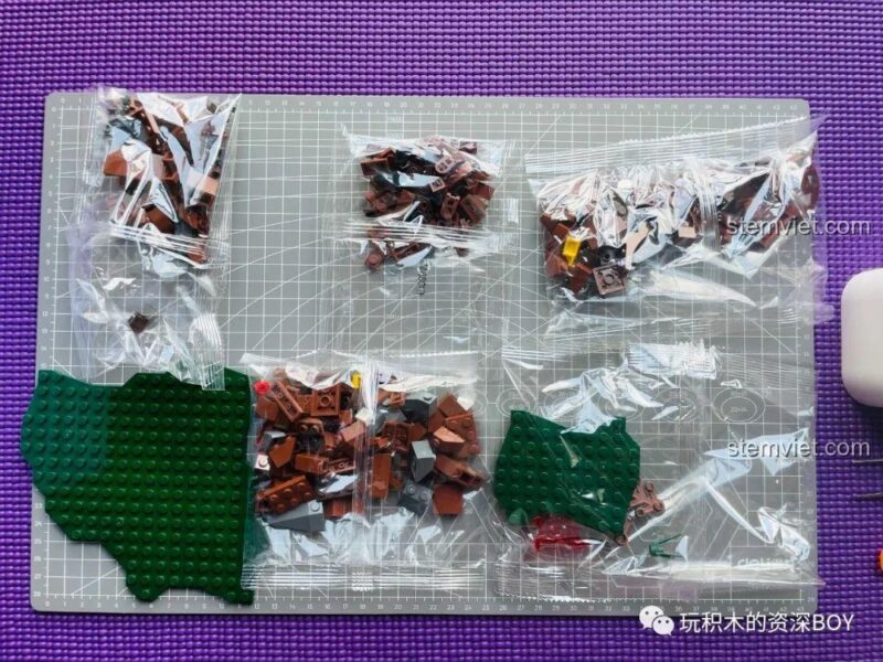 Bộ sưu tập 4 hộp đồ chơi lắp ráp Ultraman của SEMBO, bao gồm mô hình quái vật Gomora Ultraman SEMBO 108517, mang đến trải nghiệm lắp ráp đa dạng cho bé trai.
