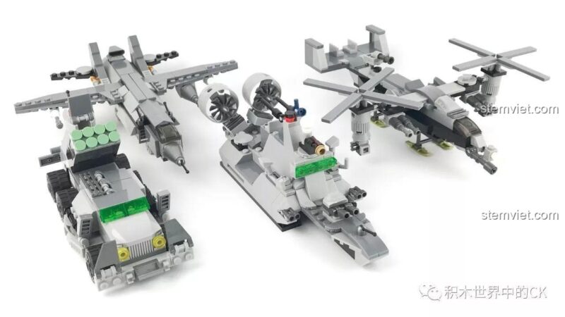 Bốn minifigure lính quân sự đi kèm Bộ lắp ráp SEMBO 12171, mỗi nhân vật có trang phục và phụ kiện riêng, tăng tính chân thực cho bộ đồ chơi.