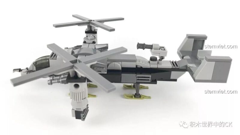 Mô hình Trực Thăng Cánh Quạt Chết Chóc SEMBO 12171 nhìn từ bên cạnh, thể hiện chi tiết động cơ