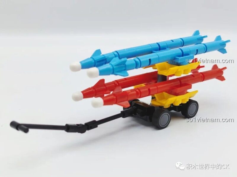 Mặt lưng của 5 minifigures trong bộ lắp ghép SEMBO 207125 Máy bay chiến đấu F-35, chi tiết trang phục.