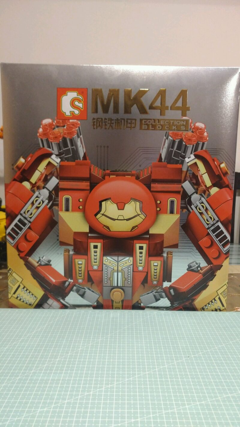 Mặt trước hộp đồ chơi lắp ráp SEMBO 60030 Hulkbuster MK44, một món quà giá tốt cho bé trai 6 tuổi.