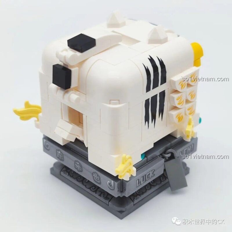 Các phụ kiện "may mắn" đi kèm với mô hình Huyền Vũ SEMBO 608054.