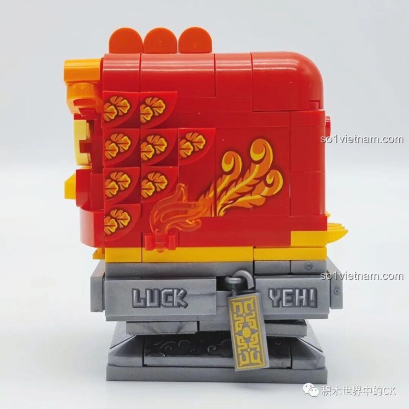 Mô hình Chu Tước SEMBO 608053 với các phụ kiện may mắn.