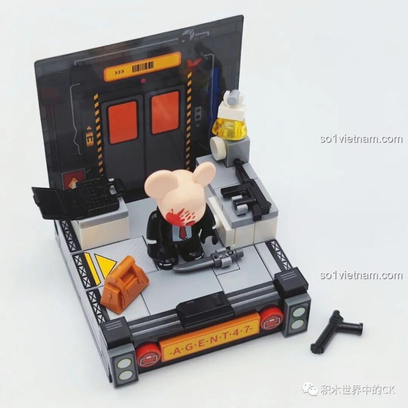 Chi tiết mô hình SEMBO 612008 Qee Du Lịch Gấu