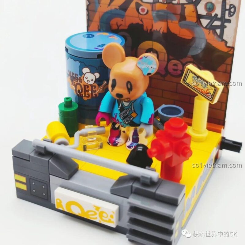 Mô hình Gấu Punk SEMBO 612009 với các chi tiết thời trang