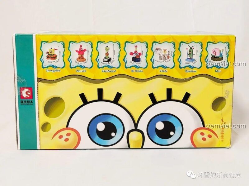 Bộ đồ chơi 612211 Sembo hiển thị kích thước từng nhân vật SpongeBob trên mặt sau hộp, giúp bé trai và bé gái 6 tuổi dễ hình dung.