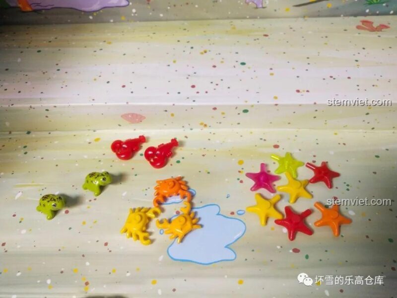 Sembo Bộ sưu tập SpongeBob 612211: Nhiều phụ kiện sinh vật biển dự phòng, giúp bé trai và bé gái 6 tuổi thỏa sức sáng tạo cảnh quan.