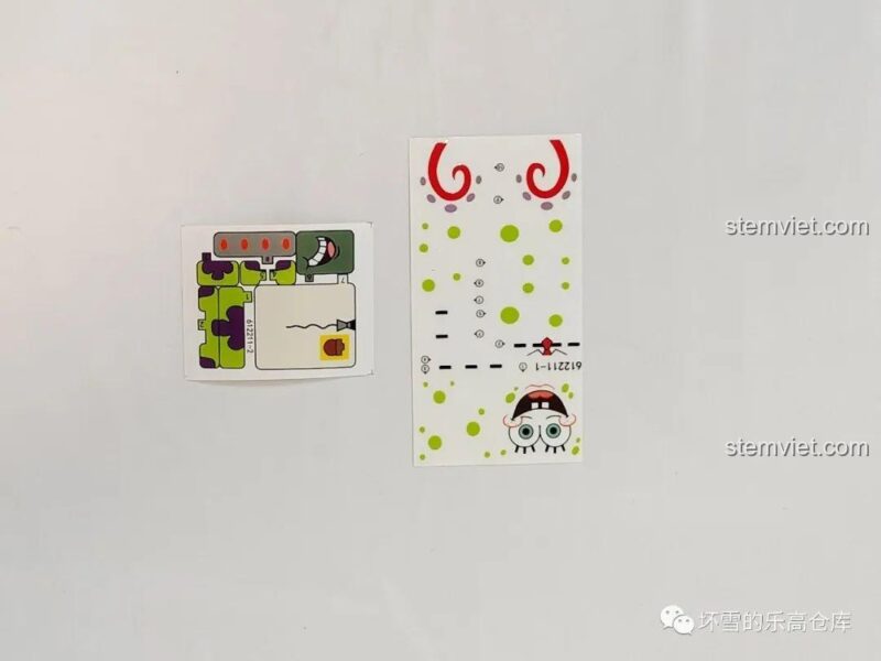 Đồ chơi lắp ráp 211 Sembo 612211 bộ sticker với các chi tiết khuôn mặt và họa tiết, tăng tính chân thực cho mô hình.