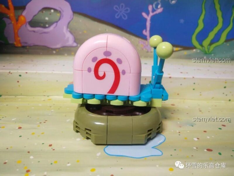 Set đồ chơi Bộ nhân vật SpongeBob Sembo 612211: Vỏ ốc sên của Gary với họa tiết in ấn sống động, tái hiện chân thực nhân vật hoạt hình.