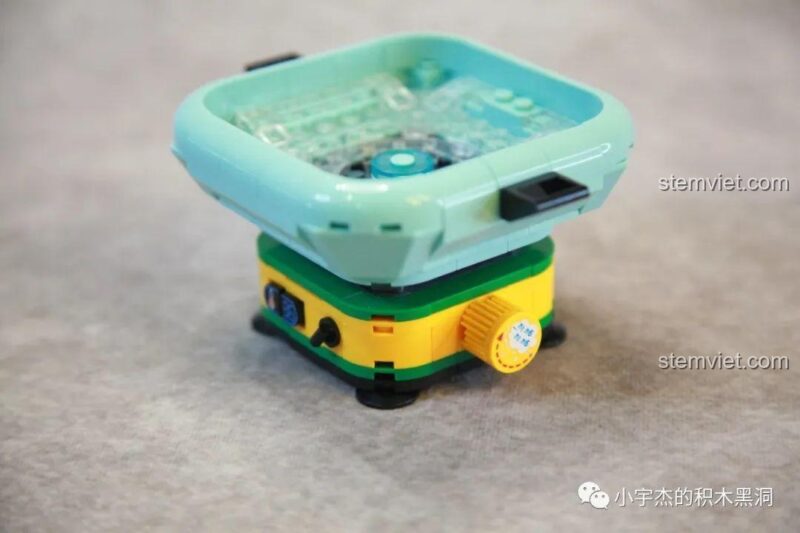 Mô hình ếch hài hước Sembo 613103, hai lựa chọn mắt biểu cảm, tăng tính tương tác và sáng tạo.