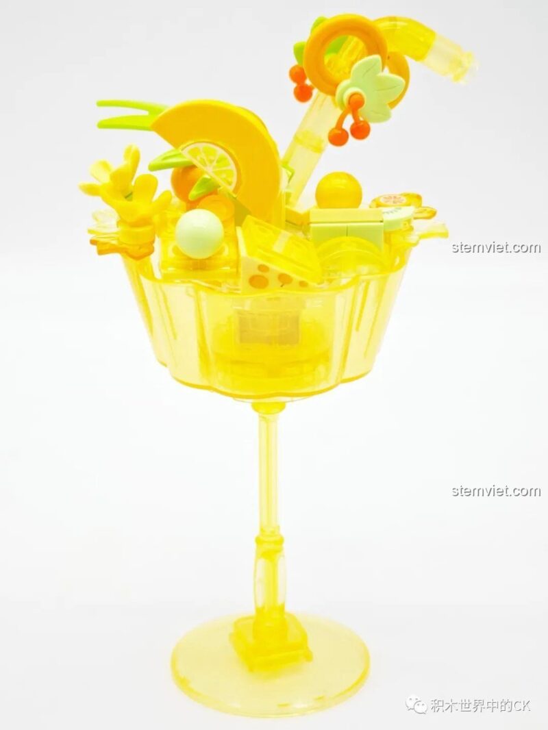 Đồ Chơi Bánh Pudding Ánh Sáng Sembo 615027 với đèn LED rực rỡ, thiết kế công chúa mơ mộng, thu hút bé gái 6 tuổi.