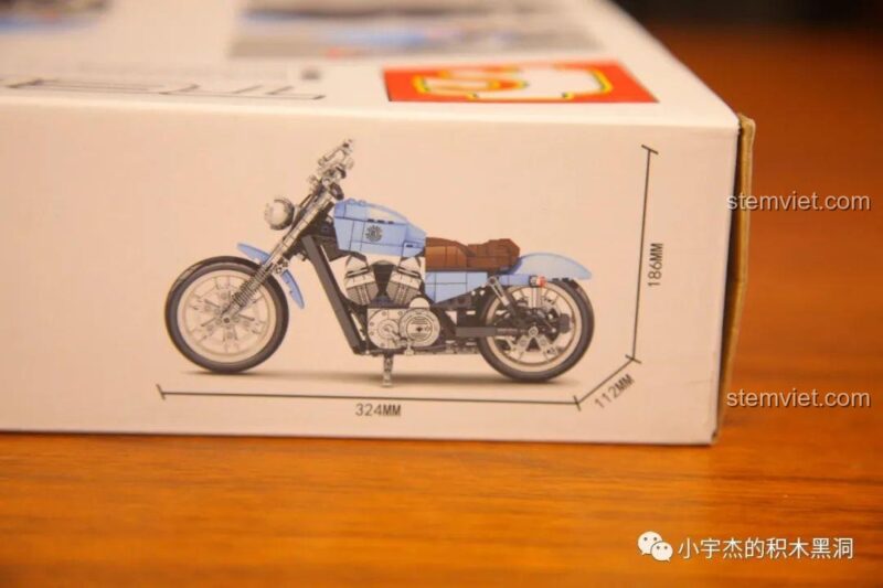 Kích thước mô hình xe máy Harley-Davidson Forty-Eight SEMBO 701714 được in trên hộp.