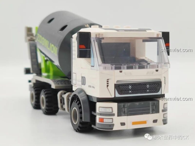 Ảnh chụp tờ decal đi kèm bộ lắp ráp SEMBO 705100, dùng để trang trí cho mô hình xe trộn bê tông.