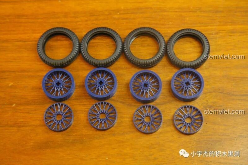 bộ lắp ghép Xe cổ Duryea, cận cảnh các bánh xe và vành xe màu xanh dương của mô hình SEMBO 705400 Xe Duryea Model L, chi tiết tinh xảo, tái hiện chân thực bánh xe cổ điển, phù hợp bé trai 6 tuổi