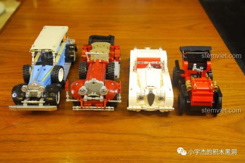 đồ chơi mô hình Xe cổ Duryea, so sánh mô hình SEMBO 705400 Xe Duryea Model L với các mô hình xe cổ khác, cho thấy kích thước nhỏ gọn và thiết kế độc đáo của nó, phù hợp cho bé trai sưu tầm