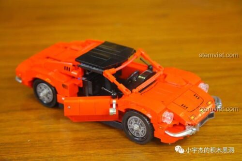 Mặt trước mô hình Ferrari Dino 246 GTS từ bộ SEMBO 705701, với đèn pha và lưới tản nhiệt chi tiết