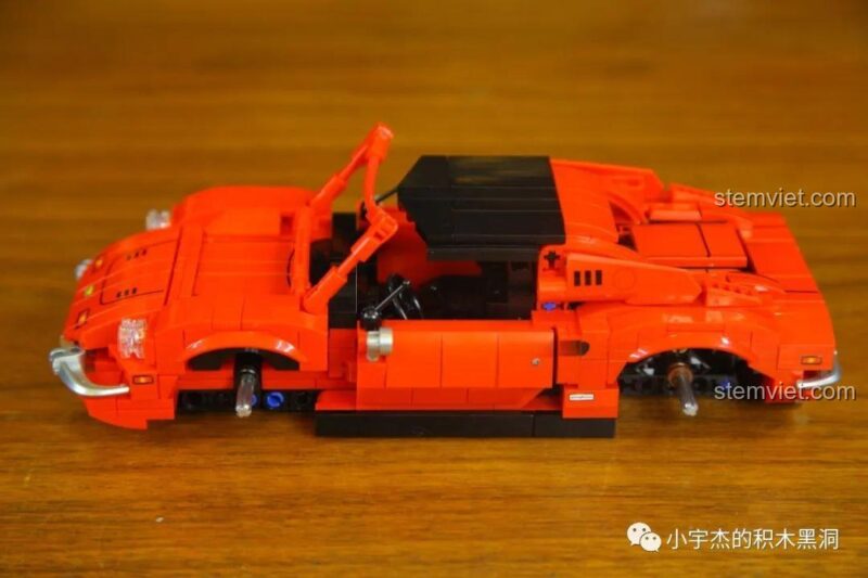 Túi linh kiện số 4 của bộ lắp ghép SEMBO 705701 Ferrari Dino 246 GTS, chứa các mảnh ghép cuối cùng cho ngoại thất