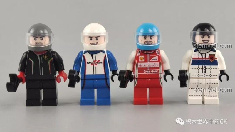 Bốn minifigure tay đua từ bộ sưu tập SEMBO Famous Car, nhân vật chi tiết cho đồ chơi mô hình.