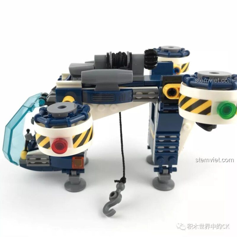 Cận cảnh hệ thống tời cứu hộ của máy bay Sembo SD9510, một tính năng chơi thú vị.