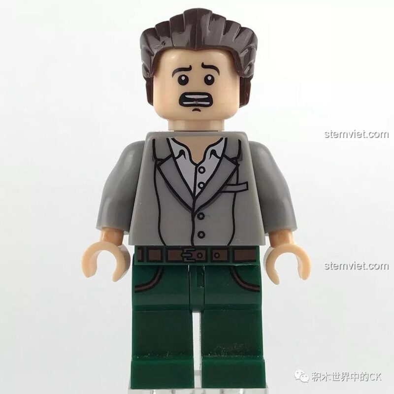 Mặt sau minifigure Nhiếp ảnh gia trong bộ đồ chơi mô hình SEMBO SD9550 Xe Cứu Hộ Khẩn Cấp