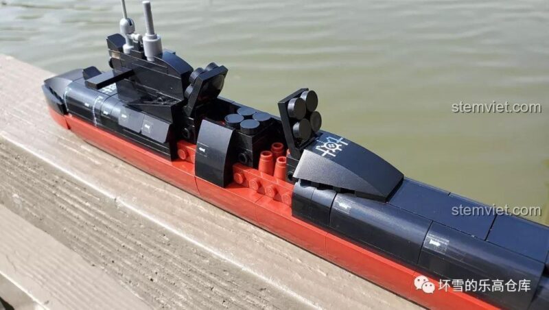 Khoang tên lửa có thể mở ra của bộ lắp ráp Tàu ngầm hạt nhân Type 094.
