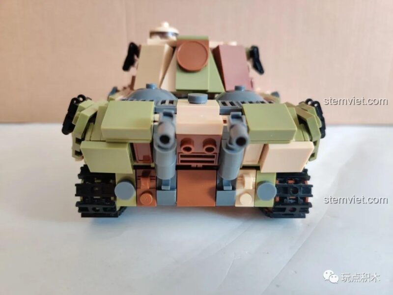 Các mảnh ghép còn thừa sau khi lắp xong mẫu Panther G, dùng để lắp mẫu Jagdpanther.