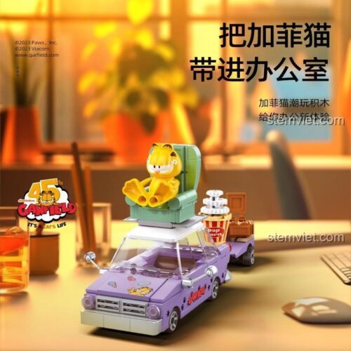 Bộ lắp ghép Sluban M38-B1222 Garfield ngồi trên xe mui trần màu tím, ly bỏng ngô và ghế sofa, đồ chơi mô hình cho bé 6 tuổi, giá tốt.