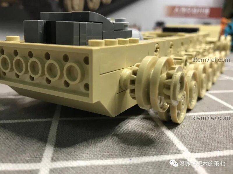Bánh dẫn hướng của bộ lắp ráp Xe Tăng Quân Sự M1A2 Abrams SY 0100, chi tiết kỹ thuật