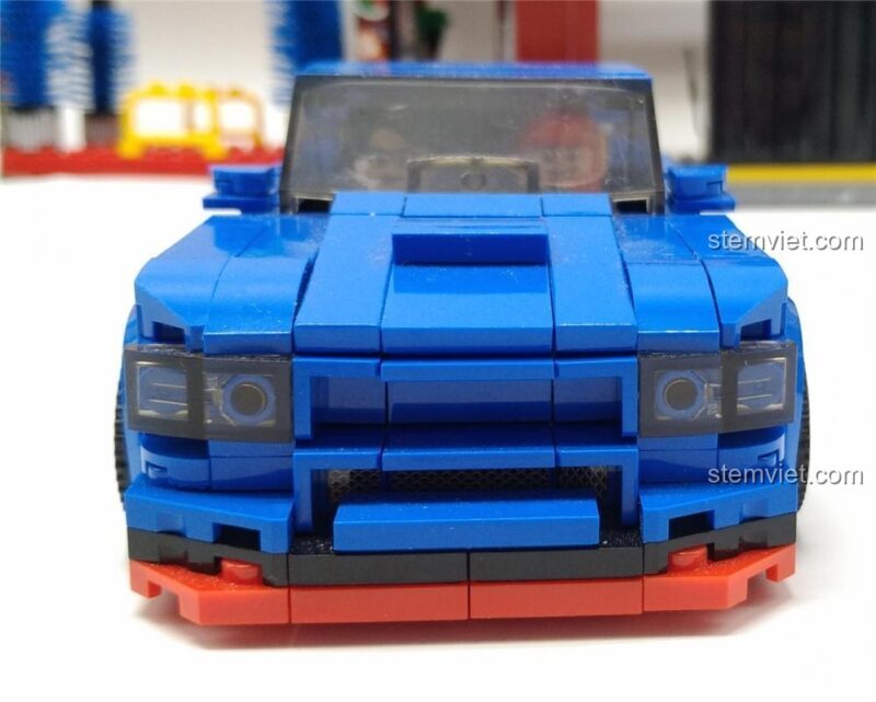 Phần đầu xe hầm hố của bộ lắp ghép Xe đua Nissan GTR R34.