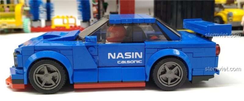 Chi tiết bên hông của đồ chơi mô hình SY 5106 Siêu xe Nissan GTR R34.