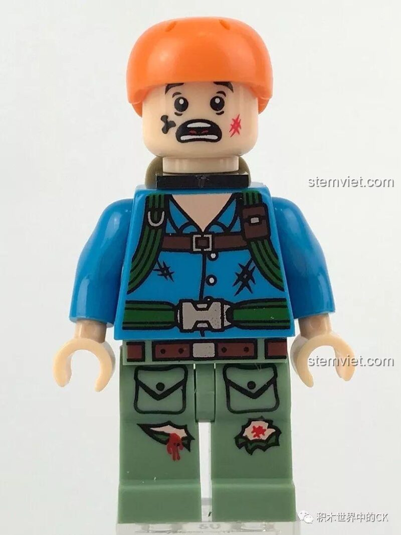 Minifigure Forest Explorer từ bộ lắp ráp SY SD9548 Xe Bán Xích Cứu Hộ Rừng Rậm, chi tiết trang phục.
