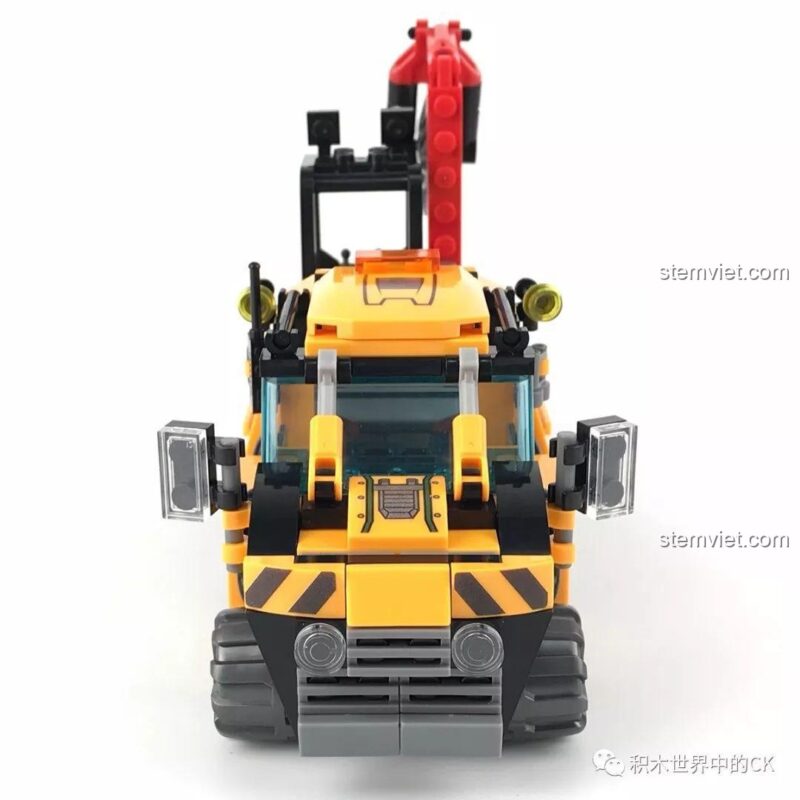 Mô hình Xe Bán Xích Cứu Hộ Rừng Rậm SY SD9548, nhìn từ phía trước, chi tiết đèn và cản.