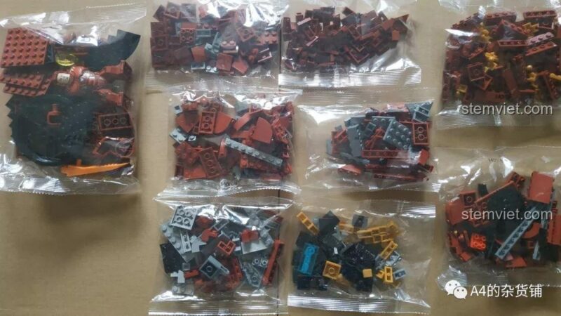 Các túi mảnh ghép của bộ đồ chơi Găng Tay Vô Cực của Iron Man SY.
