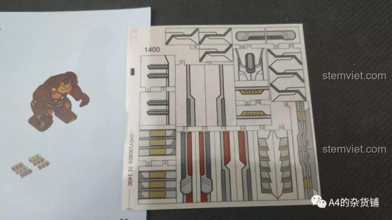 Tờ decal và hướng dẫn lắp bigfig Iron Man của bộ xếp hình Găng Tay Nano 1400.