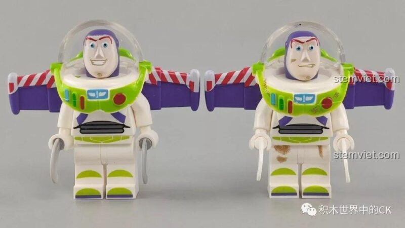 Hai phiên bản minifigure Buzz Lightyear trong bộ SY SY1448 với biểu cảm khác nhau.