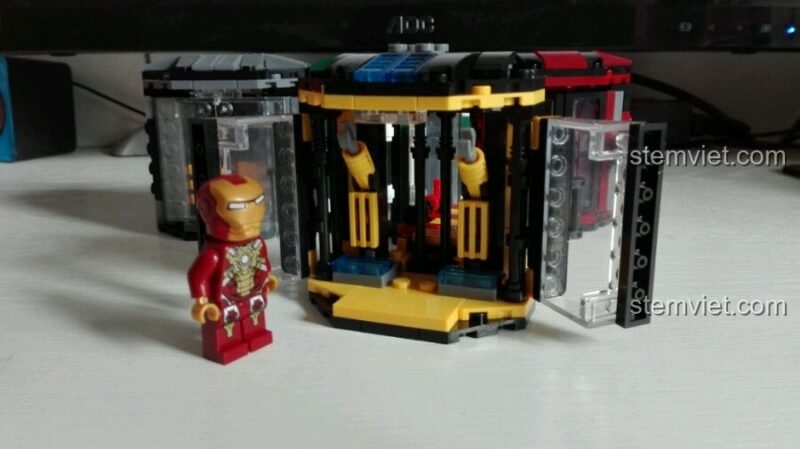 Mô hình lắp ráp hoàn chỉnh Khoang chứa Iron Man SY222B, chất lượng cao, giá rẻ.
