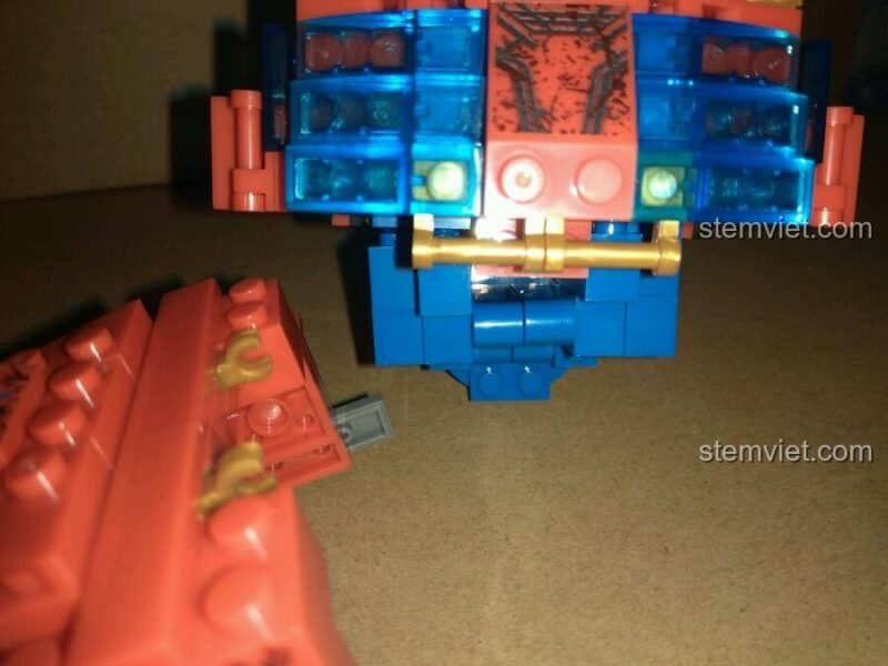 Quá trình lắp ráp và biến hình của mô hình Optimus Prime SY951.