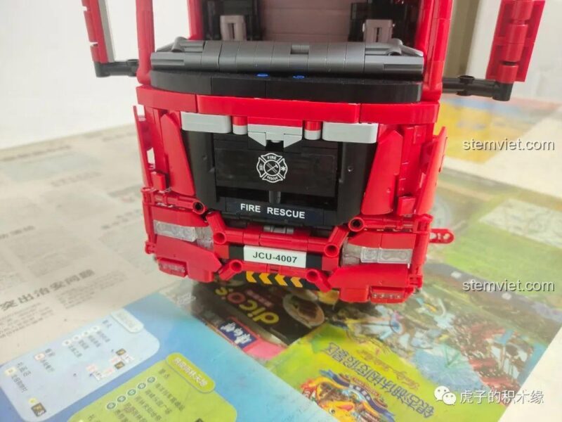 Cần cẩu của bộ lắp ráp Xe Cứu Hỏa Taigaole T4007, đồ chơi mô hình xe cứu nạn 5030 mảnh
