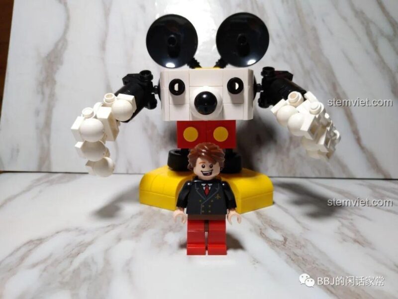 Mickey Mecha hoàn chỉnh từ bộ 72100