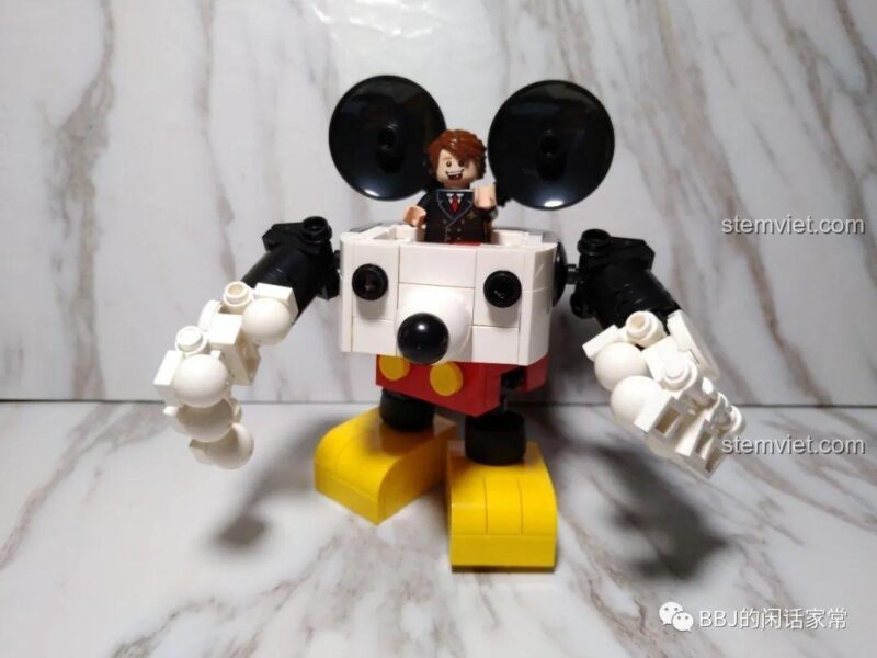 Mickey Mecha hoàn chỉnh từ bộ 72100