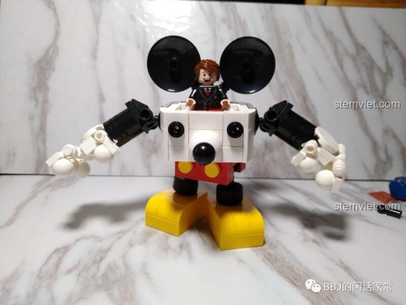 Mickey Mecha hoàn chỉnh từ bộ 72100