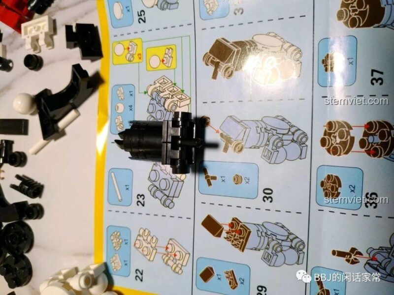 Quá trình lắp ráp 72100 Mickey Mecha