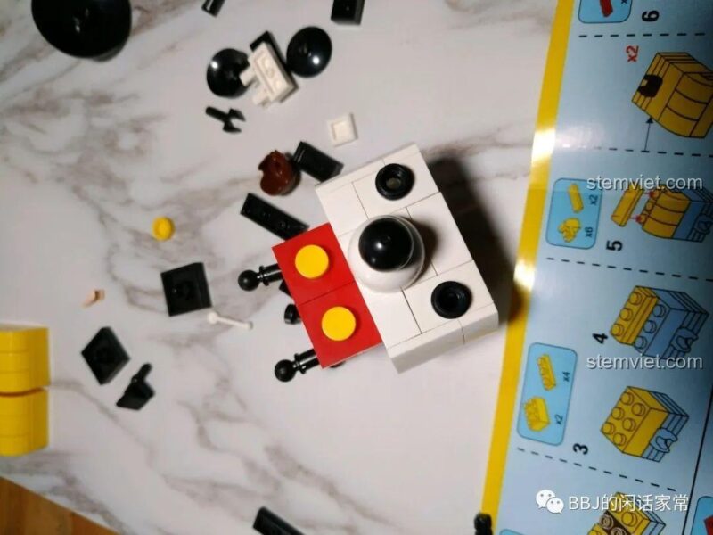 Quá trình lắp ráp 72100 Mickey Mecha