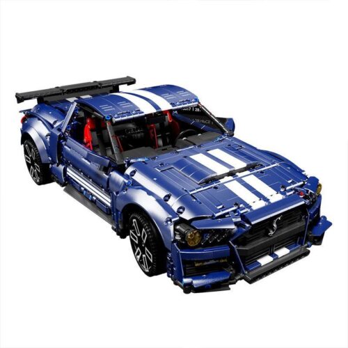 Hộp đồ chơi lắp ráp xe đua TGL T5017B Shelby GT500 màu đỏ với 2814 chi tiết. Bộ xếp hình T5017B là món quà giá tốt cho bé trai.
