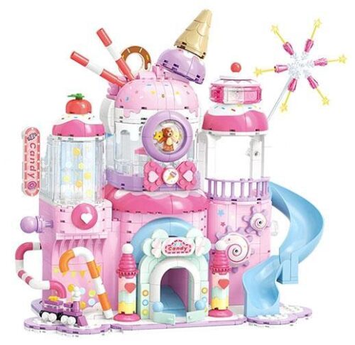 Ảnh chụp toàn cảnh bộ lắp ráp Lâu Đài Nhà Máy Kẹo Mộng Mơ TOP TOY TC2040 với tông màu hồng pastel, phù hợp cho bé gái 6 tuổi.