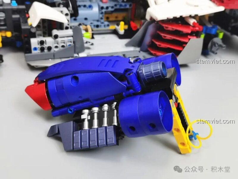 Các chi tiết mạ màu xanh dùng để lắp ráp hệ thống tăng tốc Booster của Siêu xe Asurada G.S.X L7001.