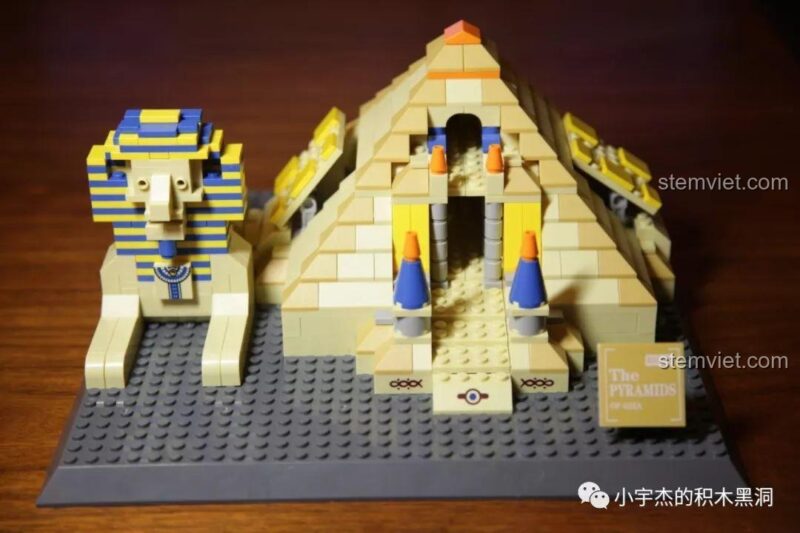 Mô hình WANGE 4210 hoàn thiện, tái hiện quần thể kiến trúc Giza một cách sống động.