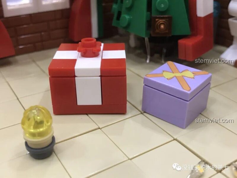 Ghế ăn với minifigure ngồi trên, bộ đồ chơi Wekki 506001 Cảnh Giáng Sinh Ấm Áp, tạo cảnh sinh hoạt sống động.